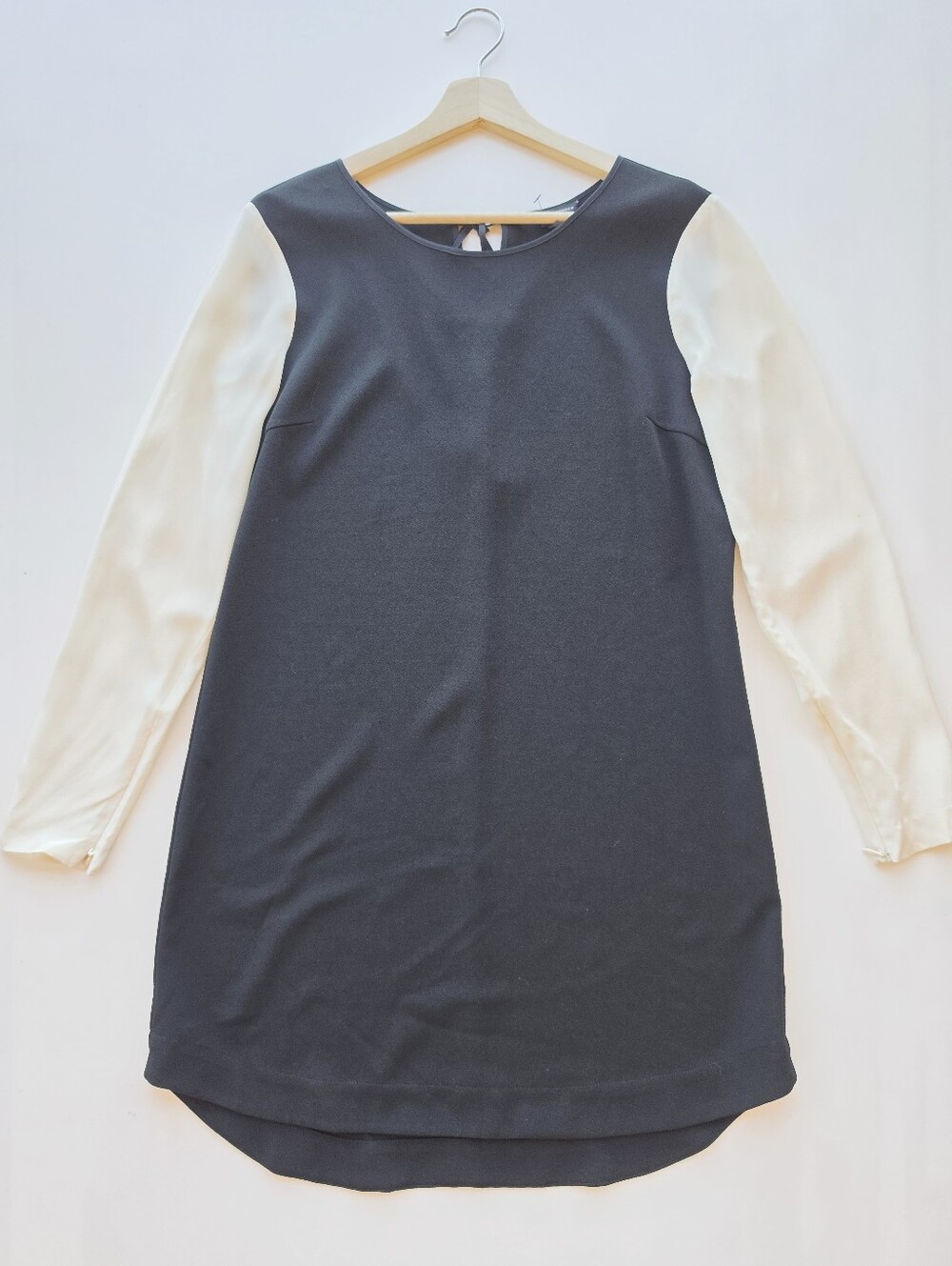 Club Monaco Black And Cream Silk Sleeve Mini Shift Dress